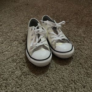 Kids converse